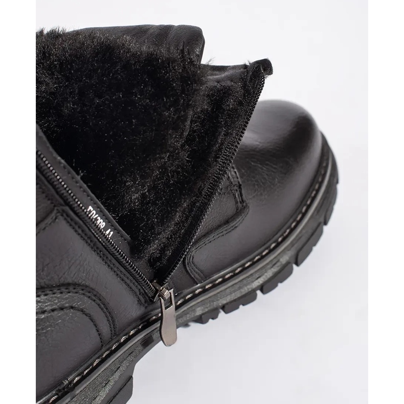 Botine negre pentru bărbați, izolate cu șireturi negru 1