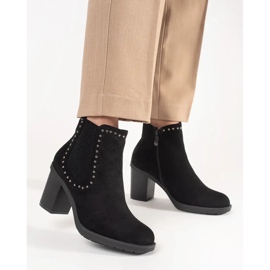 Cizme de piele de căprioară neagră pe postul decorat cu strasuri negru 1