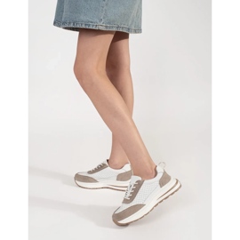 Goodin Pantofi sporturi deschise din piele pe o talpă groasă de alb-bej 1