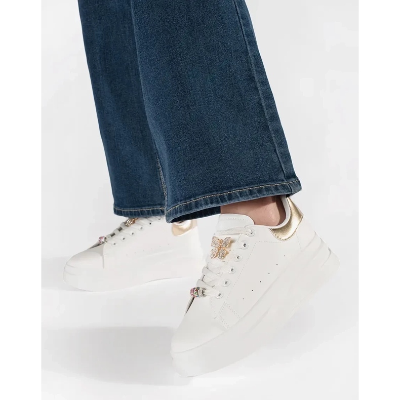 Adidași albi pe platformă cu pin 1