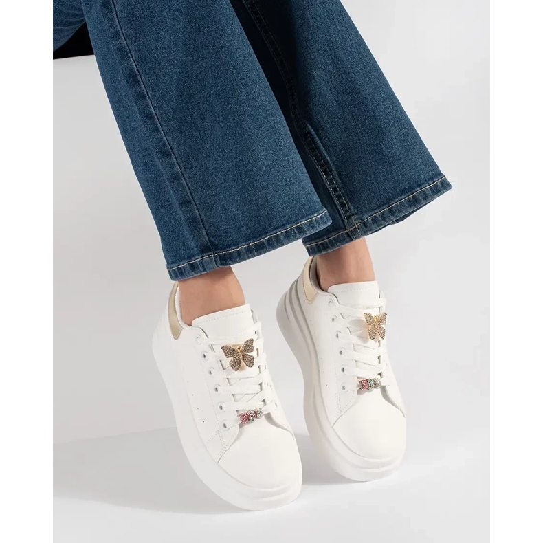 Adidași albi pe platformă cu pin 2