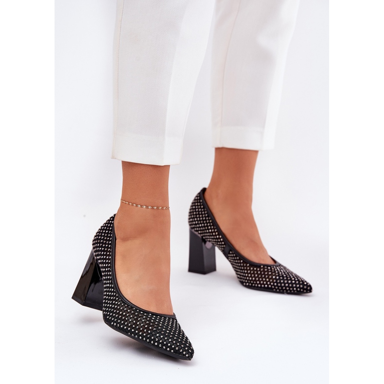 Pompe de plasă decorate pe Vinceza 62211 Post negru 2