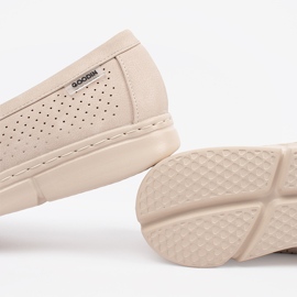 Goodin Light -beige Openwork Loafers cu un element de aur bej 2