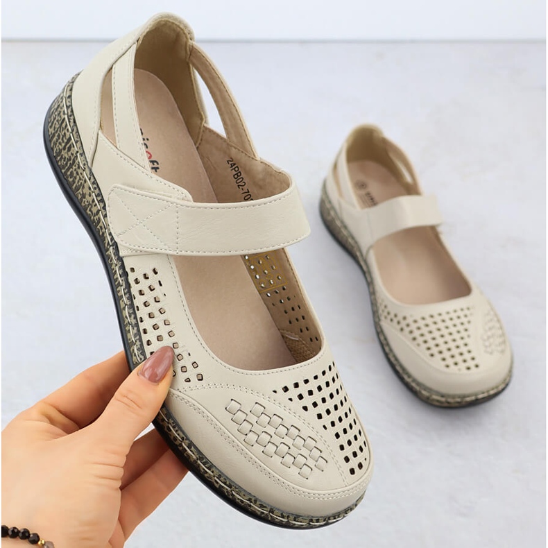 Pantofi pentru femei cu openwork bej unisoft 7026 1