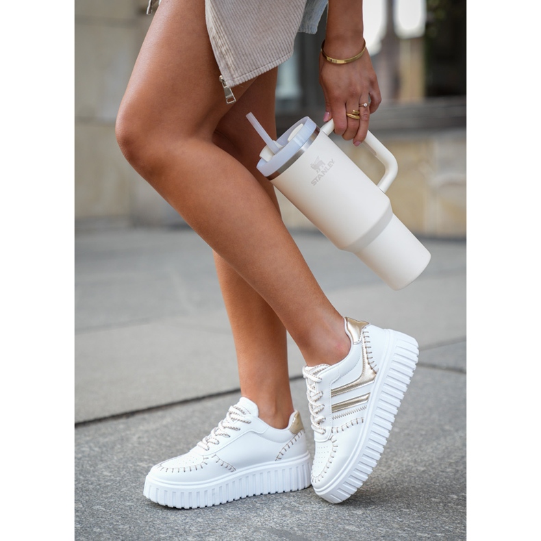 Adidași pentru femei pe platforma de aur 2