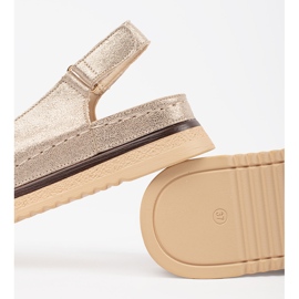 Goodin Sandale de aur pe platformă cu un știft 1 Goodin Sandale de aur pe platformă cu un știft 1