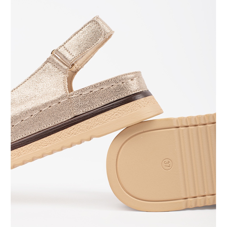 Goodin Sandale de aur pe platformă cu un știft 1 Goodin Sandale de aur pe platformă cu un știft 1