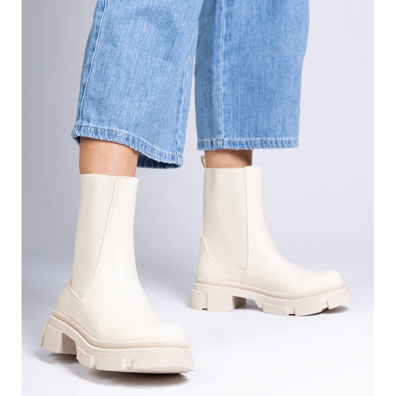 Botine bej cu partea superioară flexibilă 1