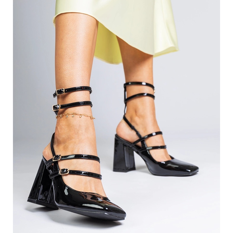 Sandale negre lăcuite pe postare negru 1