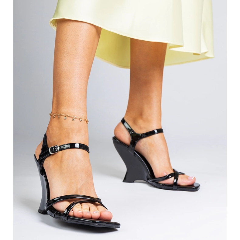 Sandale de pană pentru femei negre, cu pană negru 1