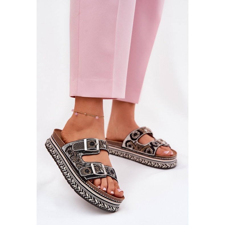 Papuci cu decorare și catarame pe platforma neagră negru 2 Papuci cu decorare și catarame pe platforma neagră negru 2