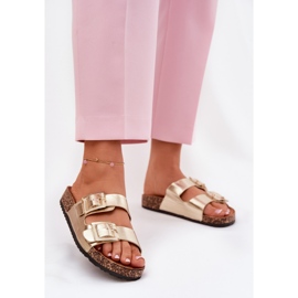 Flip -flops pentru femei cu cleme pe o talpă de aur din Cork 2 Flip -flops pentru femei cu cleme pe o talpă de aur din Cork 2