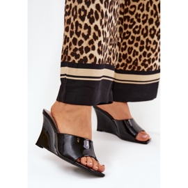 Nunți pentru femei pictate pe panouri negre negru 2 Nunți pentru femei pictate pe panouri negre negru 2