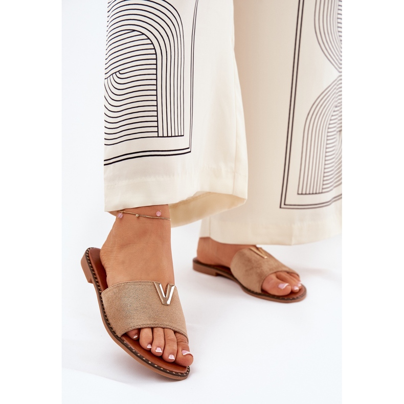 Flip -flop -uri pentru femei cu flatale cu detalii decorative kaki bej 2 Flip -flop -uri pentru femei cu flatale cu detalii decorative kaki bej 2