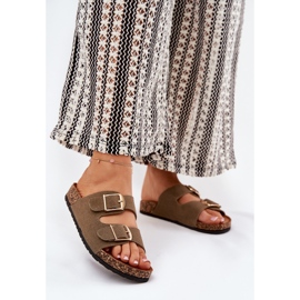 Flip -flops pentru femei pe o platformă de plută cu catarame de aur verzi verde 2 Flip -flops pentru femei pe o platformă de plută cu catarame de aur verzi verde 2