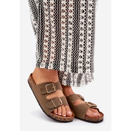 Flip -flops pentru femei pe o platformă de plută cu catarame de aur verzi verde 1 Flip -flops pentru femei pe o platformă de plută cu catarame de aur verzi verde 1