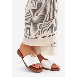 Papuci pentru femei din piele eco cu detalii albe decorative 1 Papuci pentru femei din piele eco cu detalii albe decorative 1