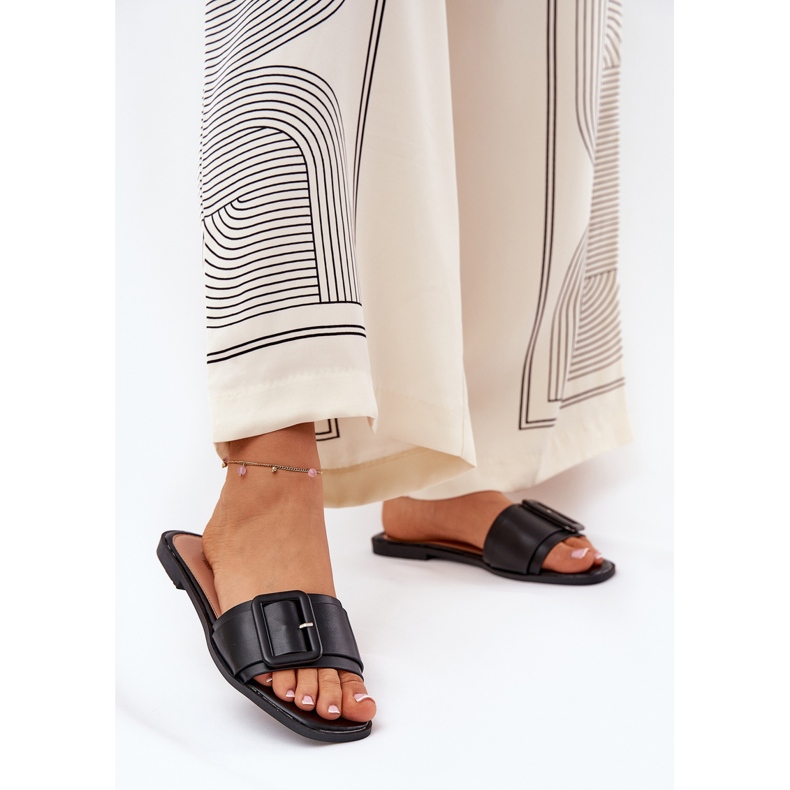 Papuci de femei din piele eco cu cataramă neagră negru 2 Papuci de femei din piele eco cu cataramă neagră negru 2