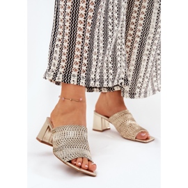 Flip -flops pentru femei cu tocuri de aur 2