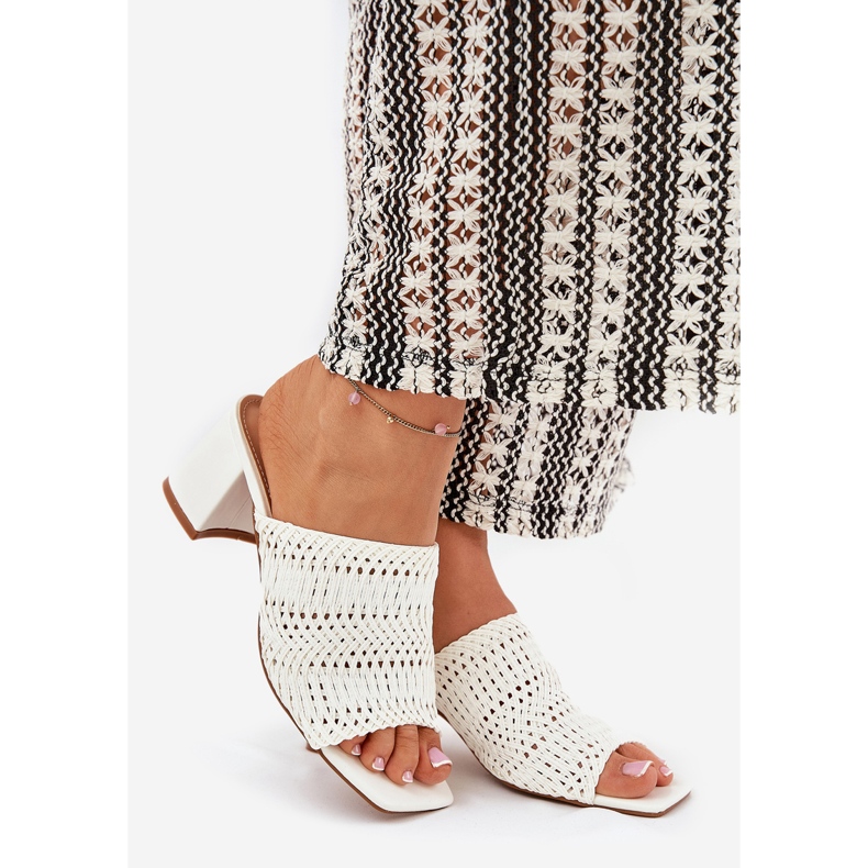 Flip -flops pentru femei cu tocuri albe 1