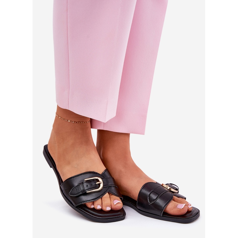 Flip -flops pentru femei plate cu o clemă aurie neagră negru 1