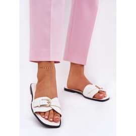 Flip -flops pentru femei plate cu un cataramă auriu alb 2