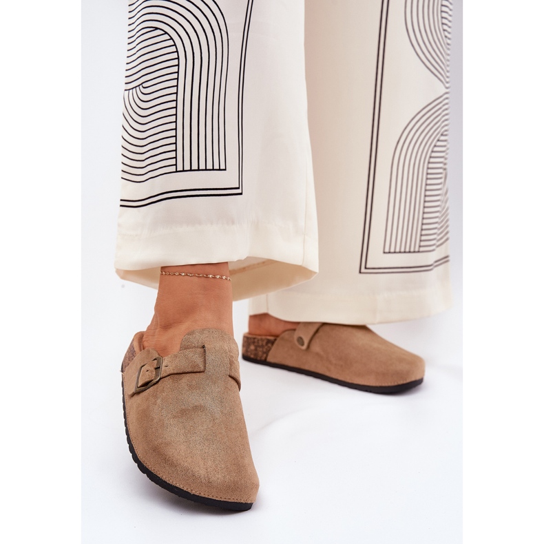 Papuci înfundate pentru femei pe platformă cu catarama Kaki bej 2 Papuci înfundate pentru femei pe platformă cu catarama Kaki bej 2