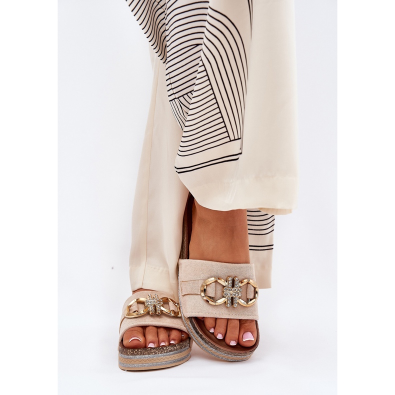 Boto Flip -flops pentru femei pe platformă cu sclipici și un decor de aur bej 2