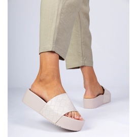 Flip -flops apăsând bej 1