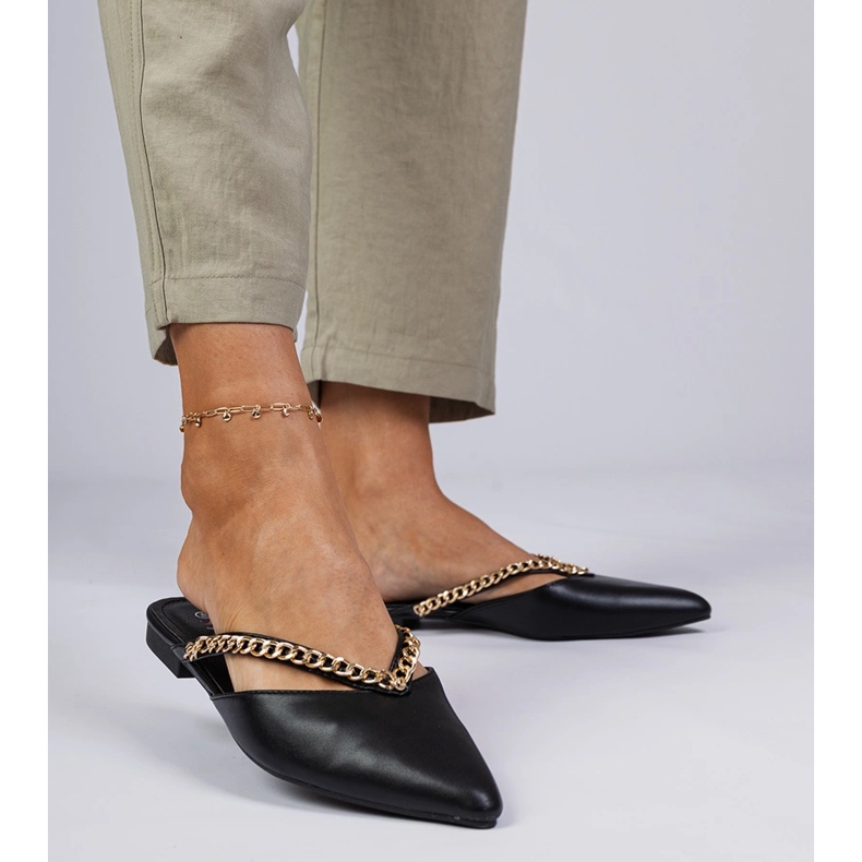 Flip -flop -uri elegante negre decorate cu un lanț negru 1