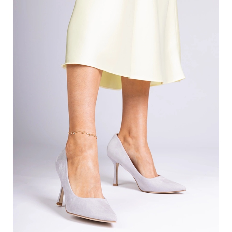 Pompe clasice gri pe călcâie de la Ekozamsz 1