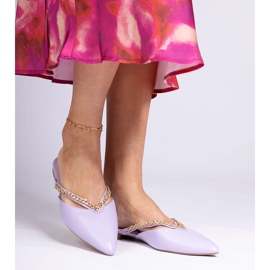 Violet Elegant flip -flops decorat cu un lanț 1