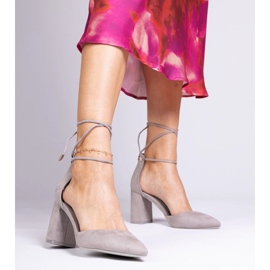 Pompe clasice gri de la Ekozamszu 1 Pompe clasice gri de la Ekozamszu 1