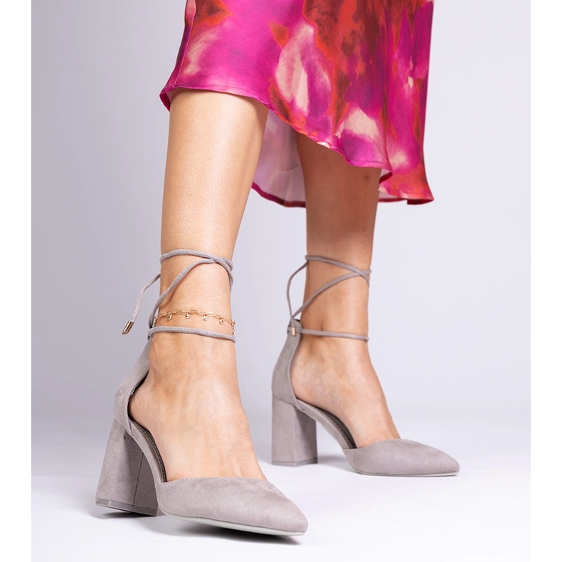 Pompe clasice gri de la Ekozamszu 1 Pompe clasice gri de la Ekozamszu 1