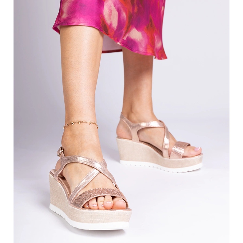 Sandale cu pană de șampanie cu zirconi de aur 1