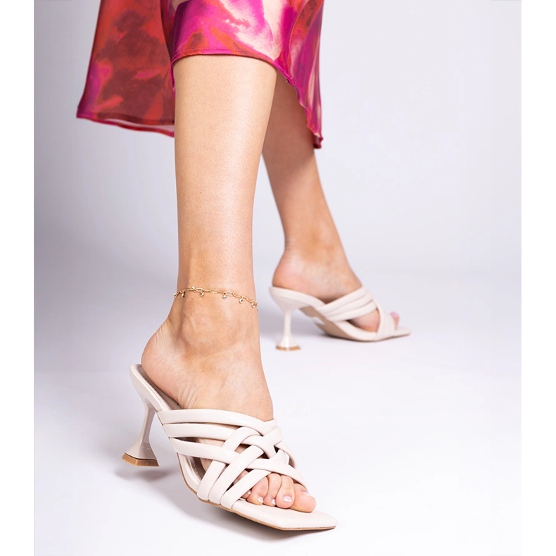 Sandale elegante cu toc bej de la Bourget 2