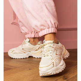 Adidași sportivi bej pe o talpă groasă 1