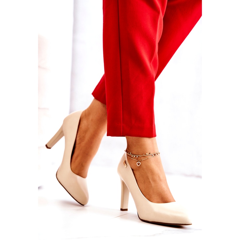 Pompe de femei pe Sergio Leone 1457 Post bej 2