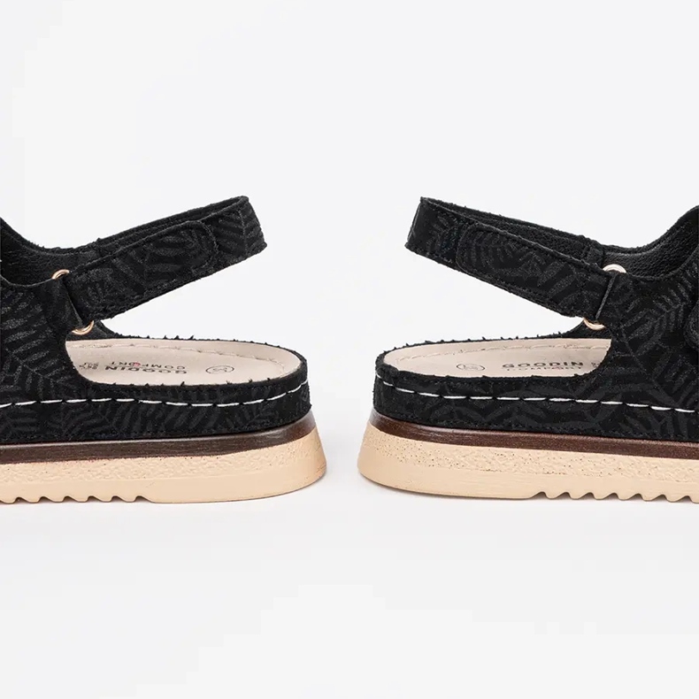 Goodin Sandale negre cu elemente aurii negru 2