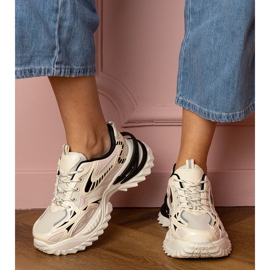 Adidași sportivi bej pe o talpă elegantă 1