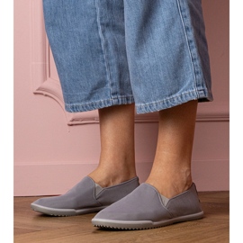 Adidași gri pentru femei 1