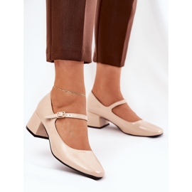 Pompe vopsite cu o centură și cataramă bej 2