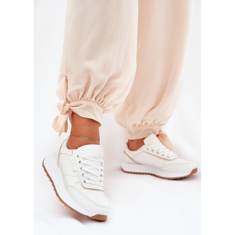 Încălțăminte sport pentru femei pe platforma albă 2