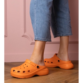 Orange Built -up Flip -Flops pe platformă portocale 1