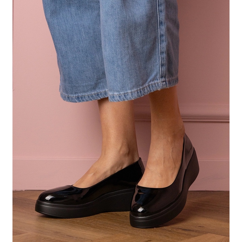 Pantofi negri lăcuiți pe platformă negru 1