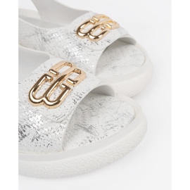 Goodin Sandale plate alb cu ornament 1