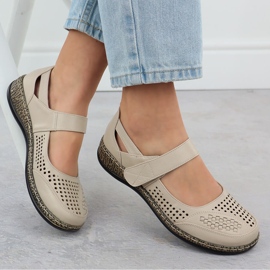 Pantofi pentru femei cu openwork bej unisoft 7026 4