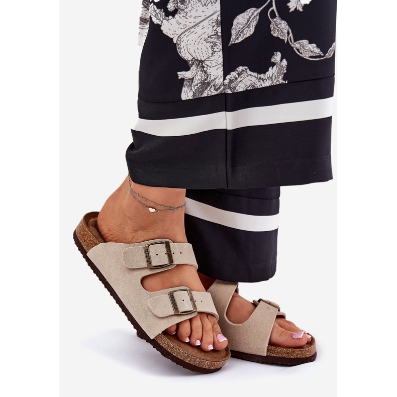 FLIP -uri pentru femei din piele de căprioară cu Big Star RR274A391 Catarame bej 1