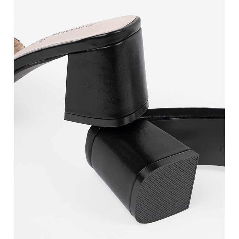 Goodin Papuci alb -negru tweed pe postare 1 Goodin Papuci alb -negru tweed pe postare 1