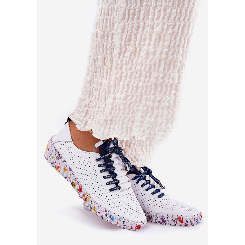 Pantofi din piele pe platforma Artiker 52C1713 modelată alb 1